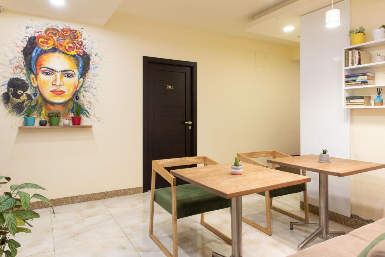 Skyline Hotel Erivan Exterior foto