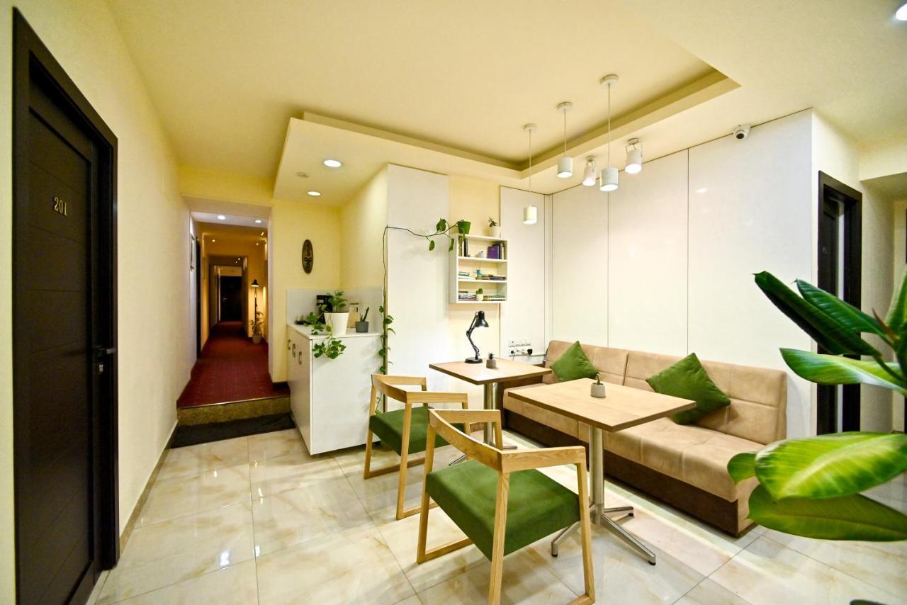 Skyline Hotel Erivan Exterior foto