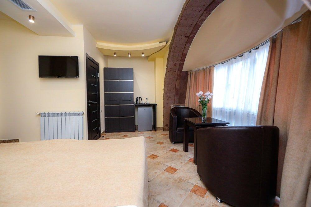 Skyline Hotel Erivan Exterior foto